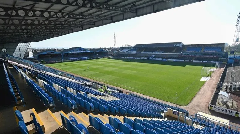 Tổng quan sân Brunton Park nhìn từ khán đài chính