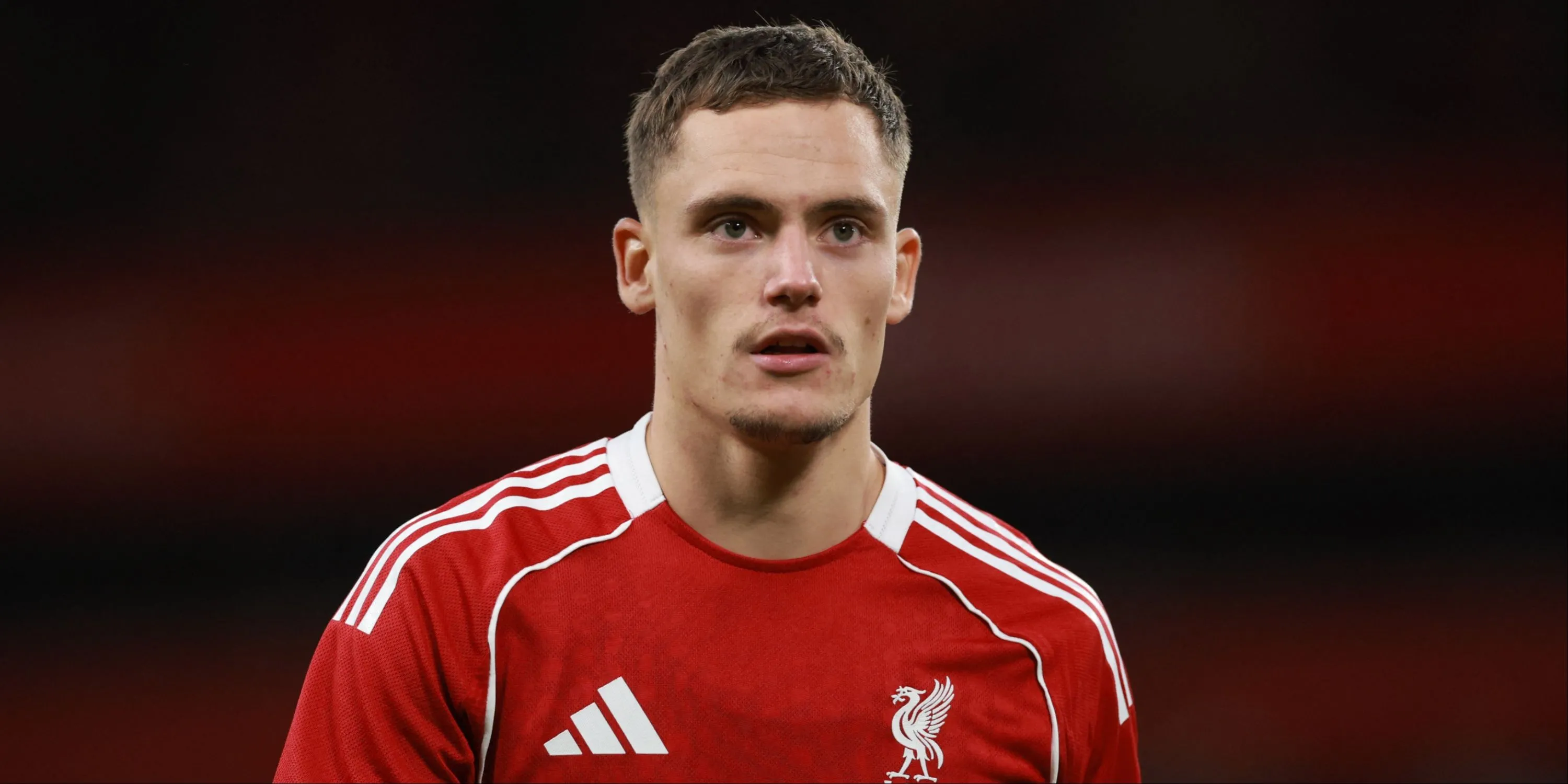 Florian Wirtz trong màu áo Liverpool, tân binh đắt giá đang nỗ lực hòa nhập với Premier League.