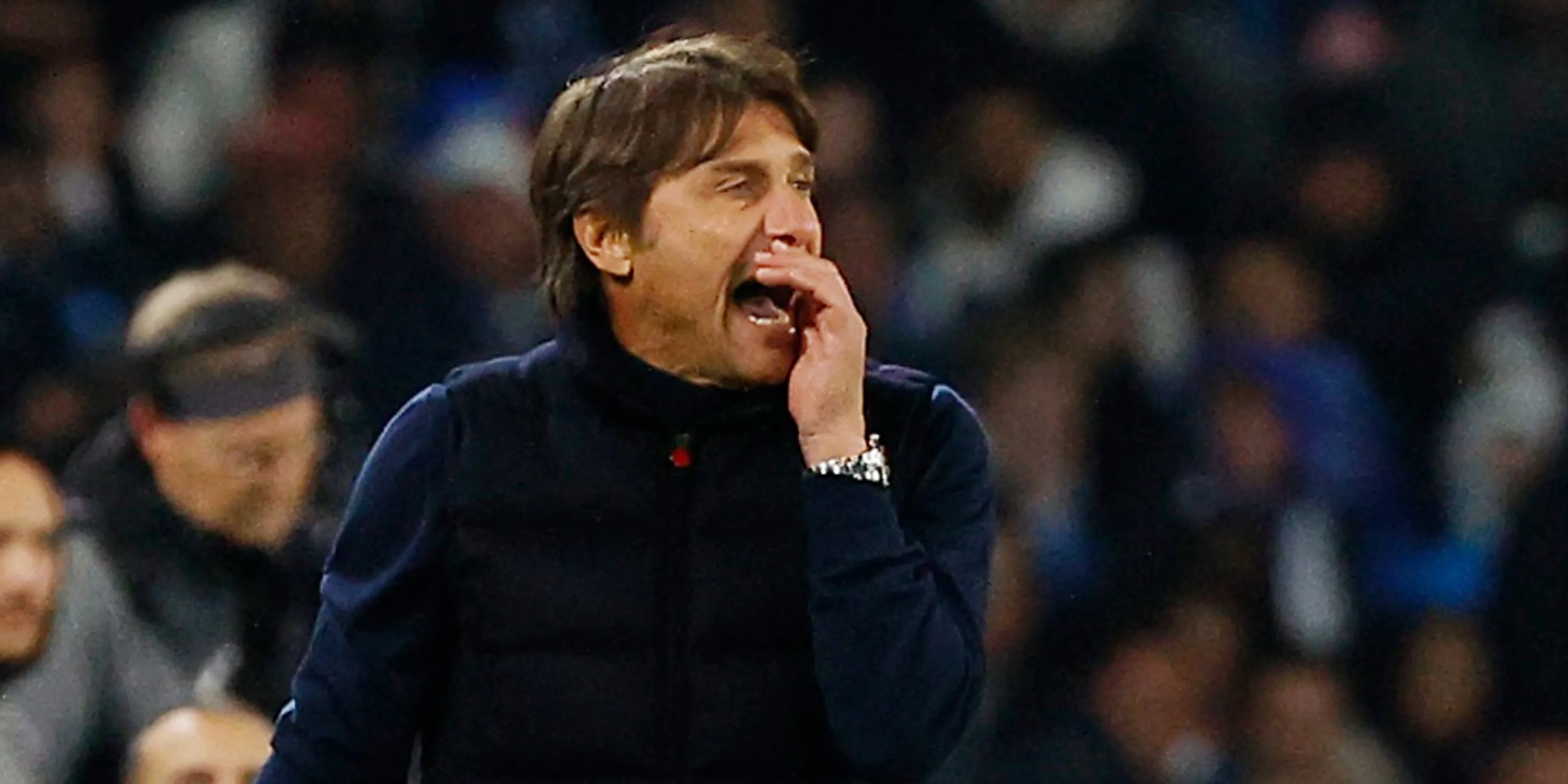 Huấn luyện viên Antonio Conte của Napoli, người đang quan tâm đến Oleksandr Zinchenko.