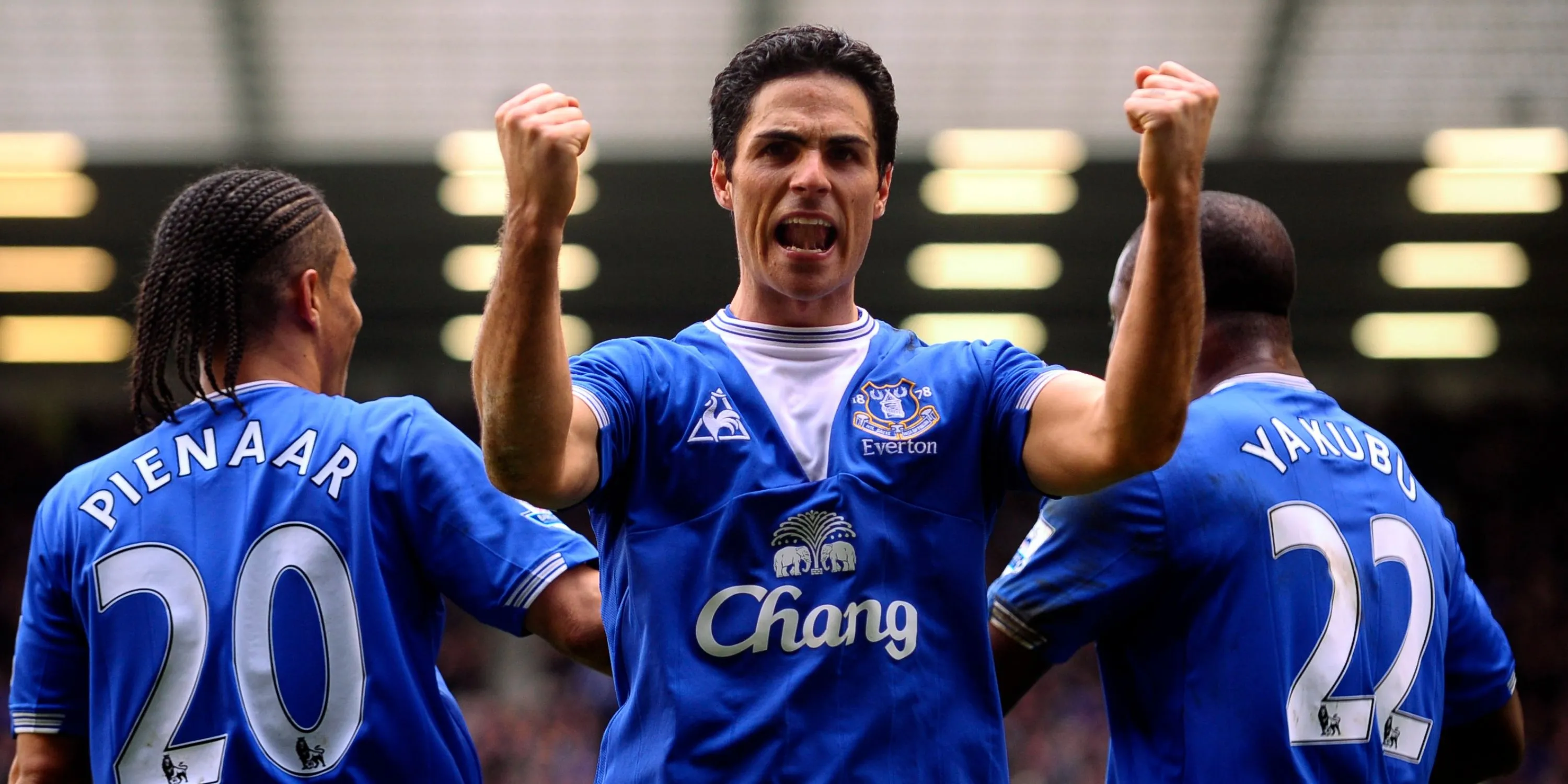 Mikel Arteta khi còn là cầu thủ Everton