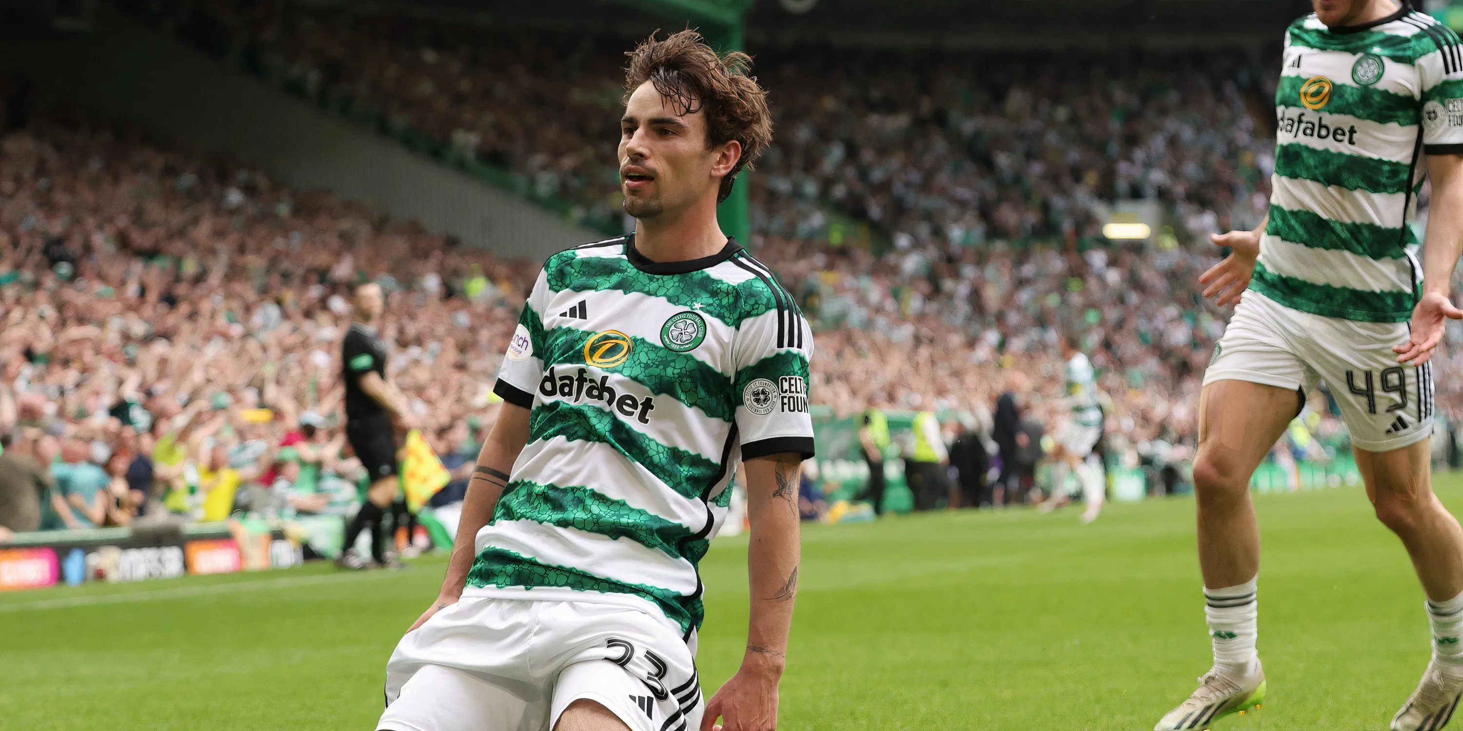 Tiền vệ Matt O'Riley trong quãng thời gian thi đấu ấn tượng cho Celtic trước khi chuyển đến Brighton.