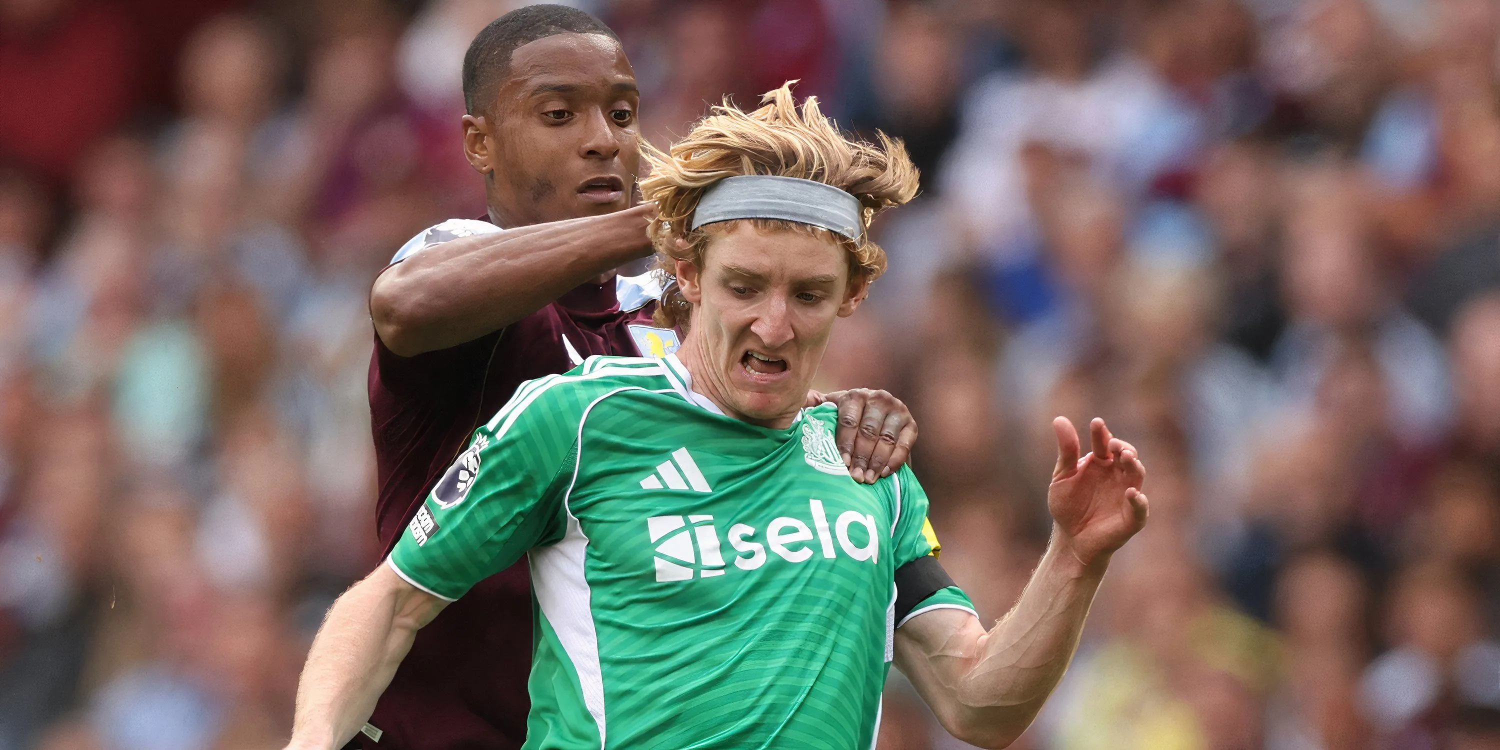 Anthony Gordon thi đấu cho Newcastle United tại Premier League, trụ cột của Chích chòe