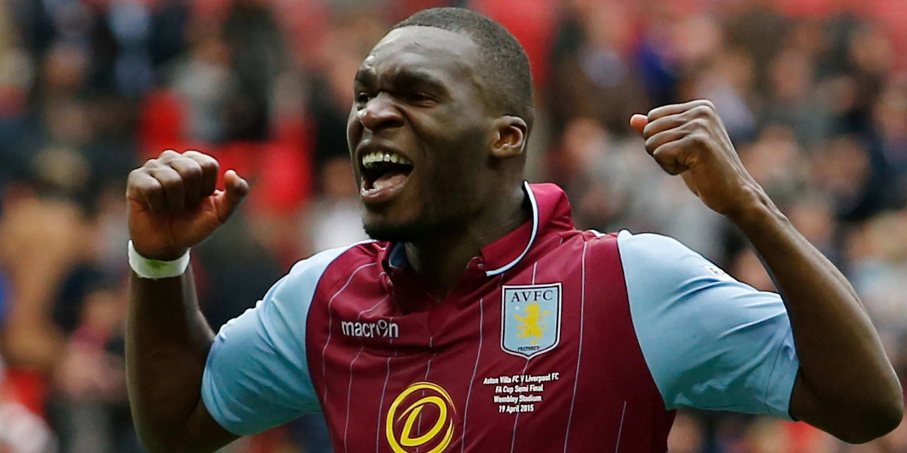 Christian Benteke trong màu áo Aston Villa thể hiện phong độ ấn tượng