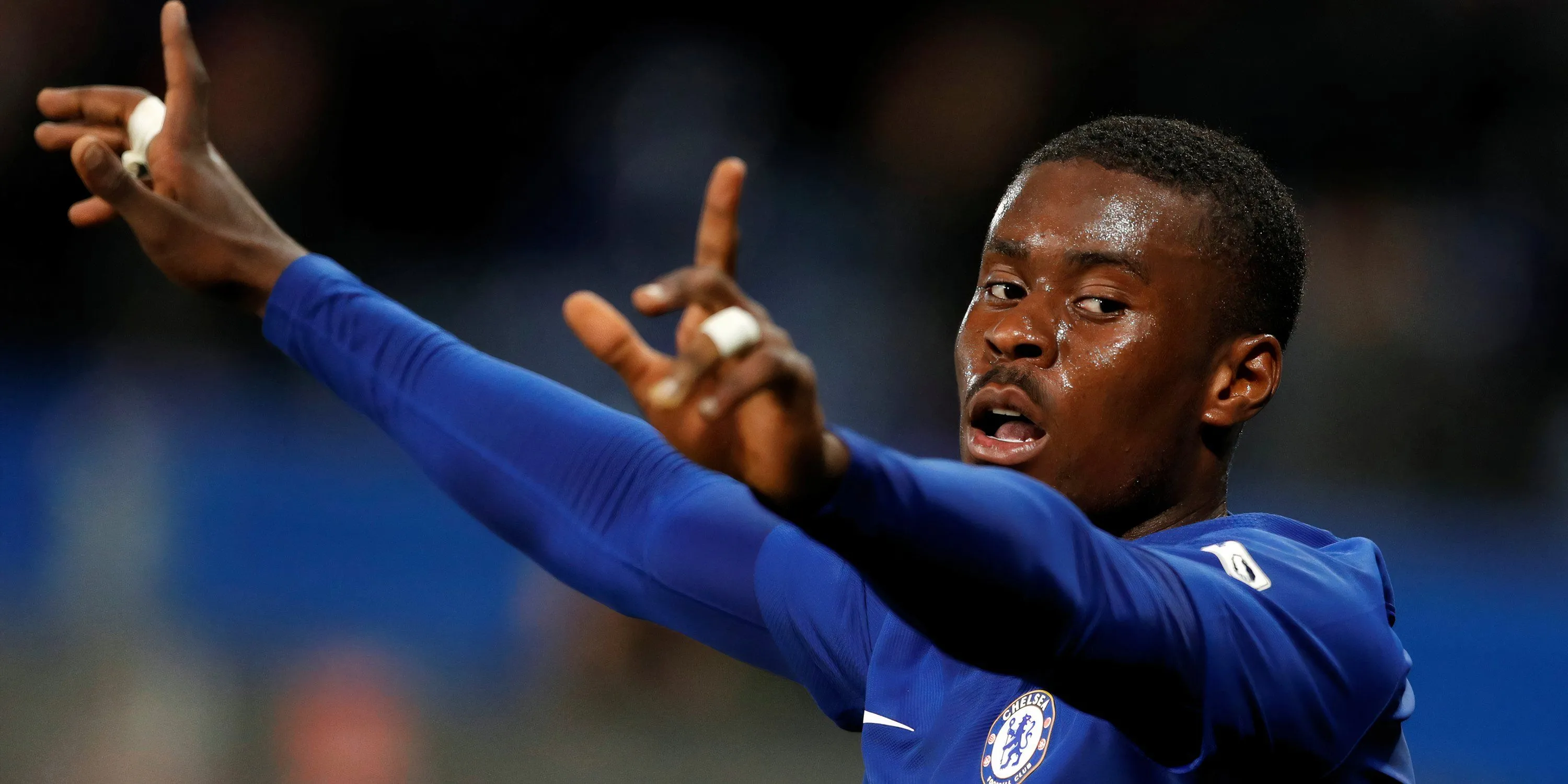 Marc Guehi thể hiện kỹ năng phòng ngự trong trận đấu cho Crystal Palace
