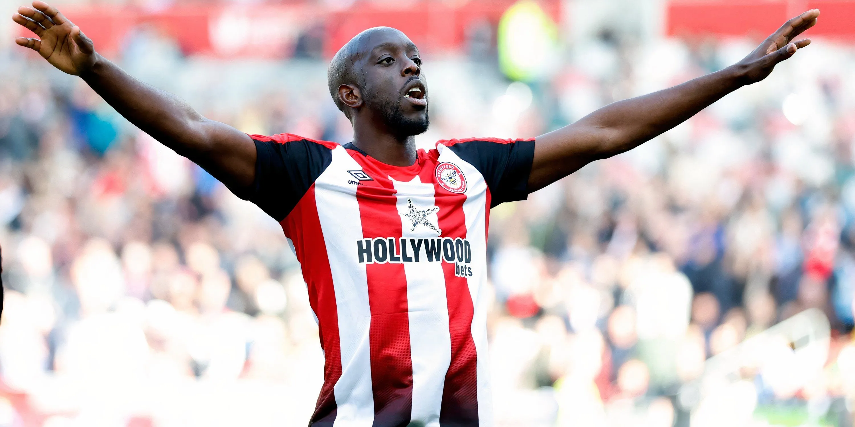 Tiền đạo Yoane Wissa trong màu áo Brentford, gương mặt mới của Newcastle United