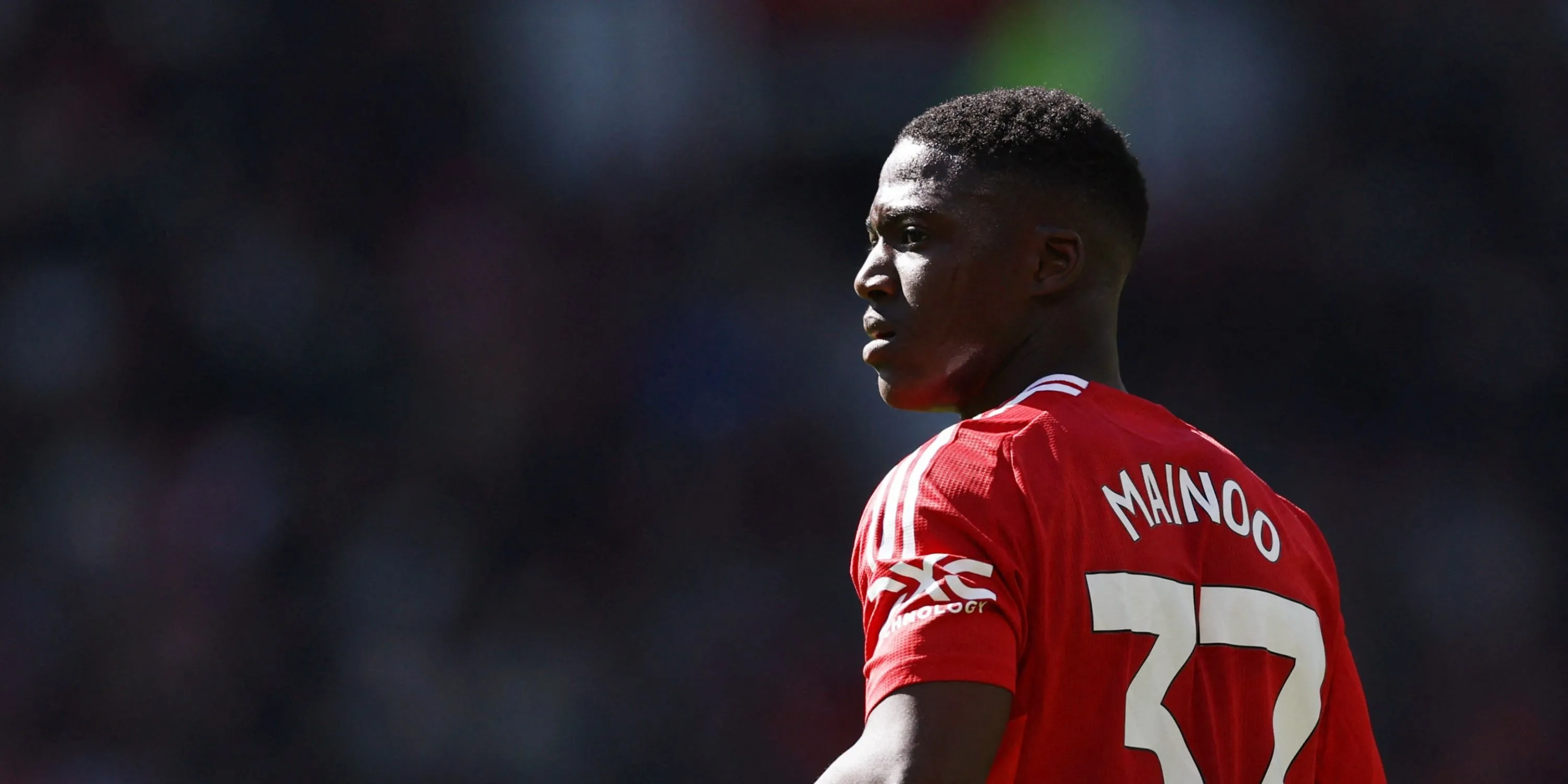 Tiền vệ Kobbie Mainoo của Manchester United trên sân tập