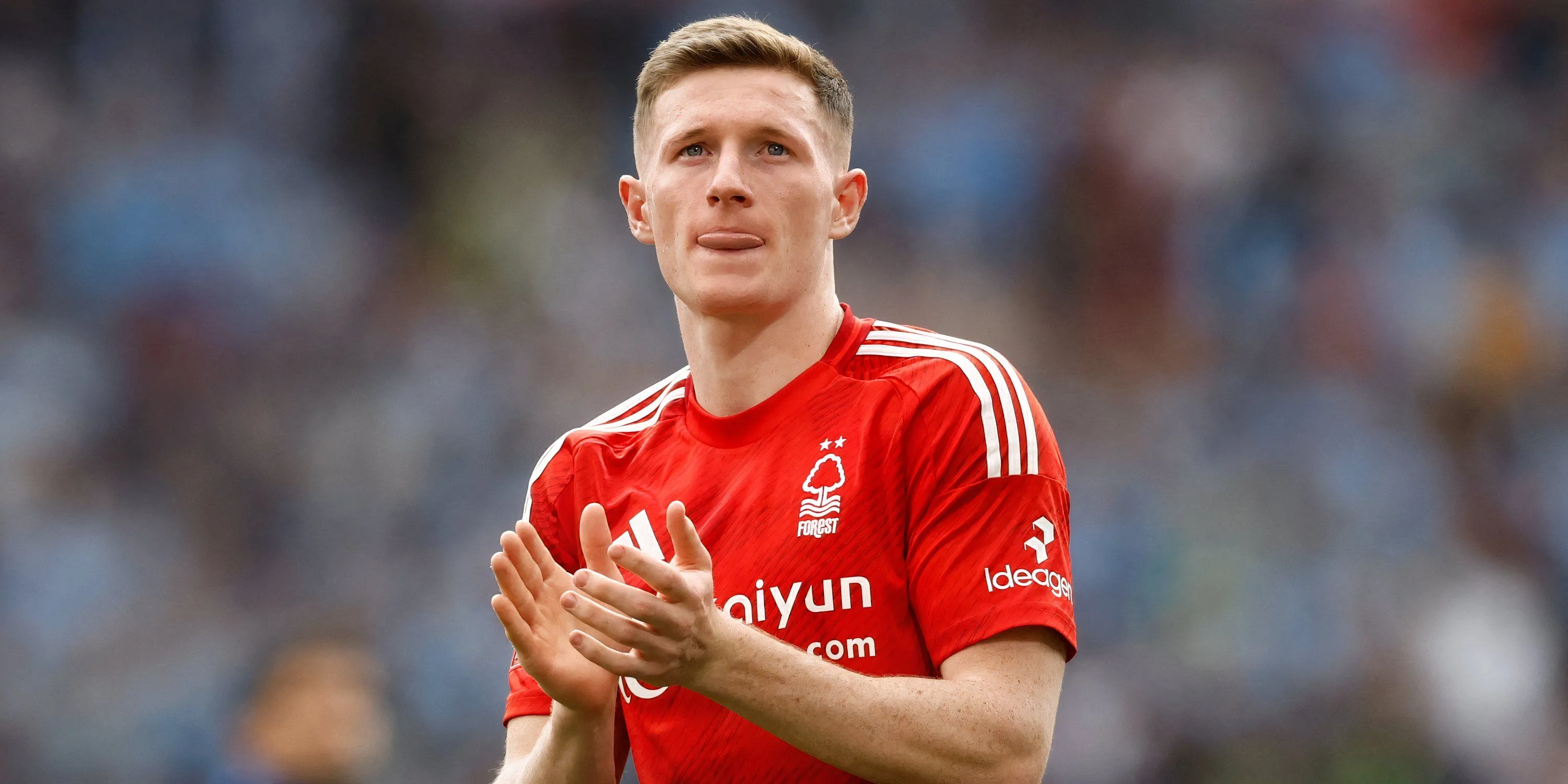 Elliot Anderson của Nottingham Forest trong màu áo CLB, ứng viên chuyển nhượng được Liverpool quan tâm