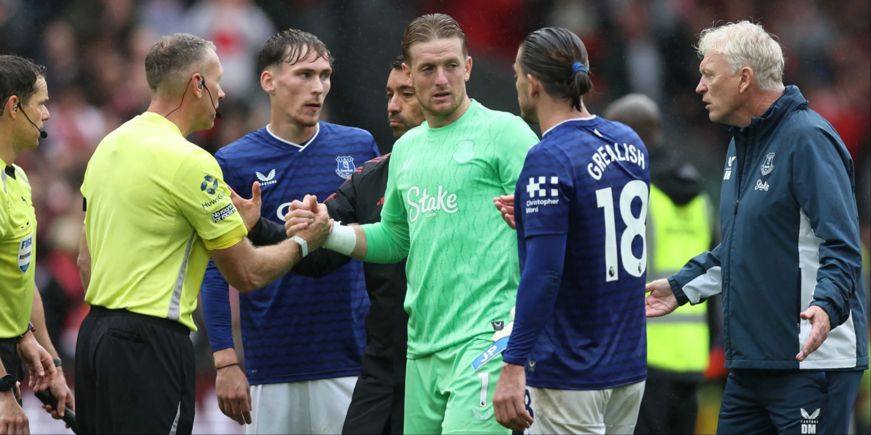 Grealish và đồng đội Everton trong buổi tập, bối cảnh đội cần cân bằng lực lượng khi có án treo
