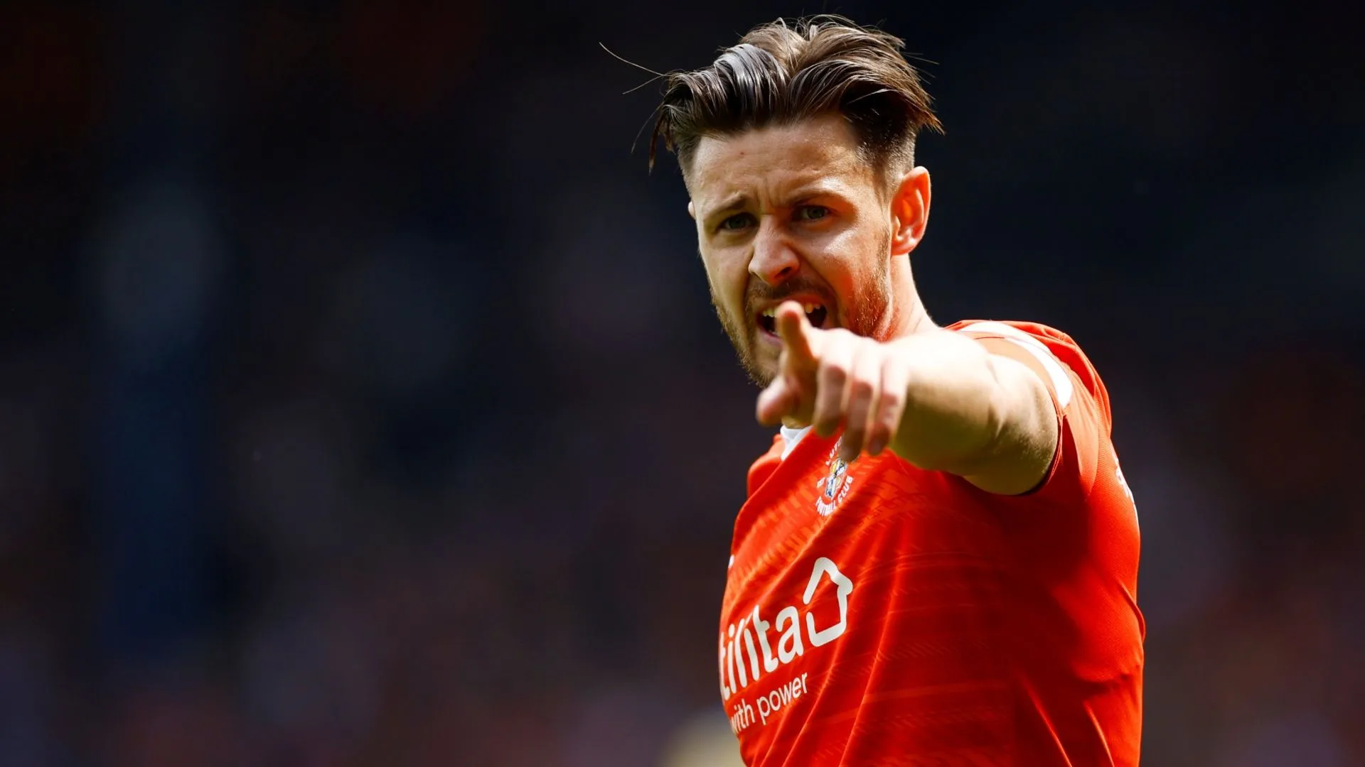 Harry Cornick thời còn khoác áo Luton Town — phương án tái ký để tái tạo hiệu suất ghi bàn