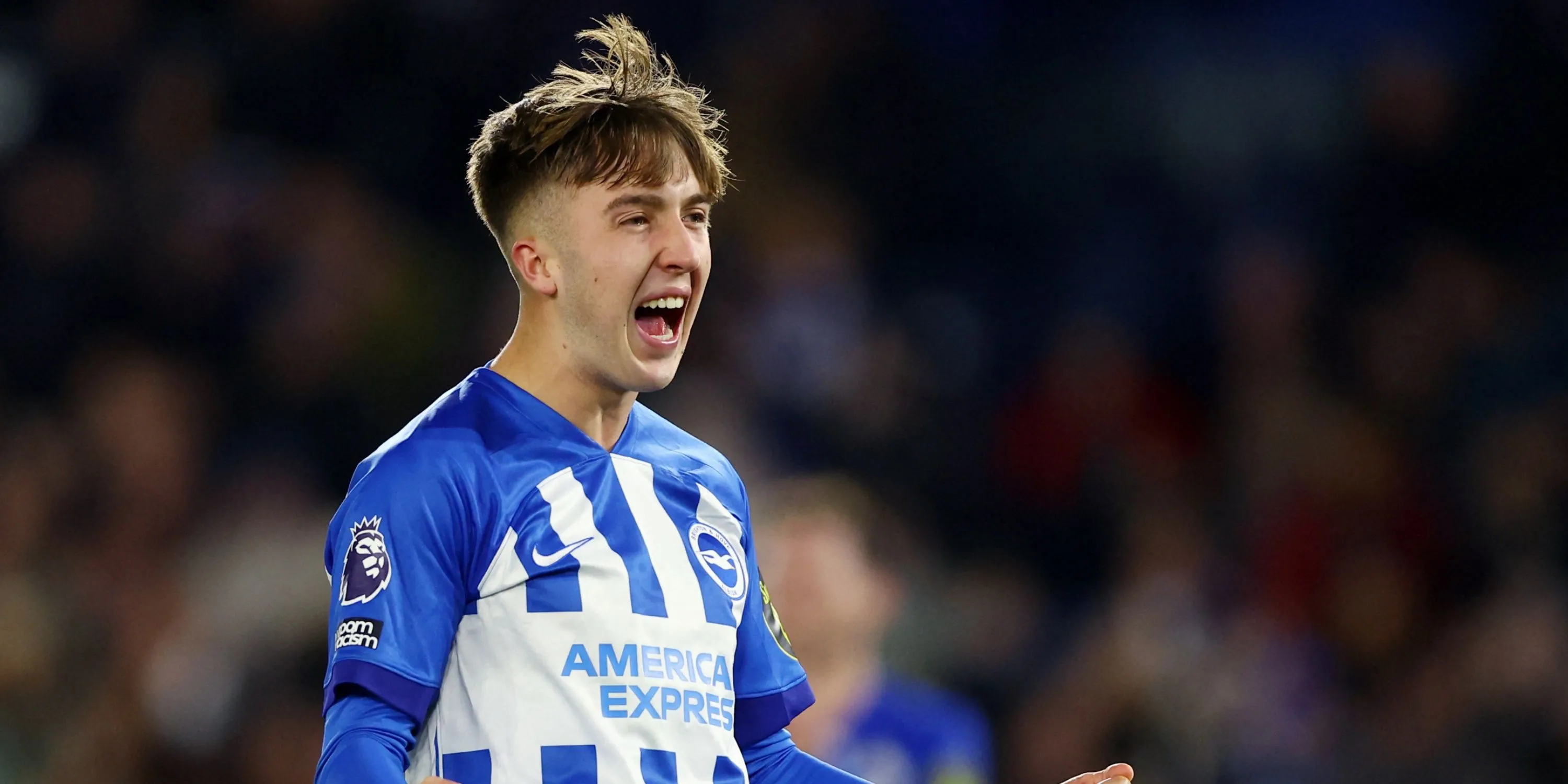 Jack Hinshelwood của Brighton dính chấn thương mắt cá trong trận, ảnh hưởng lên lựa chọn CB trẻ