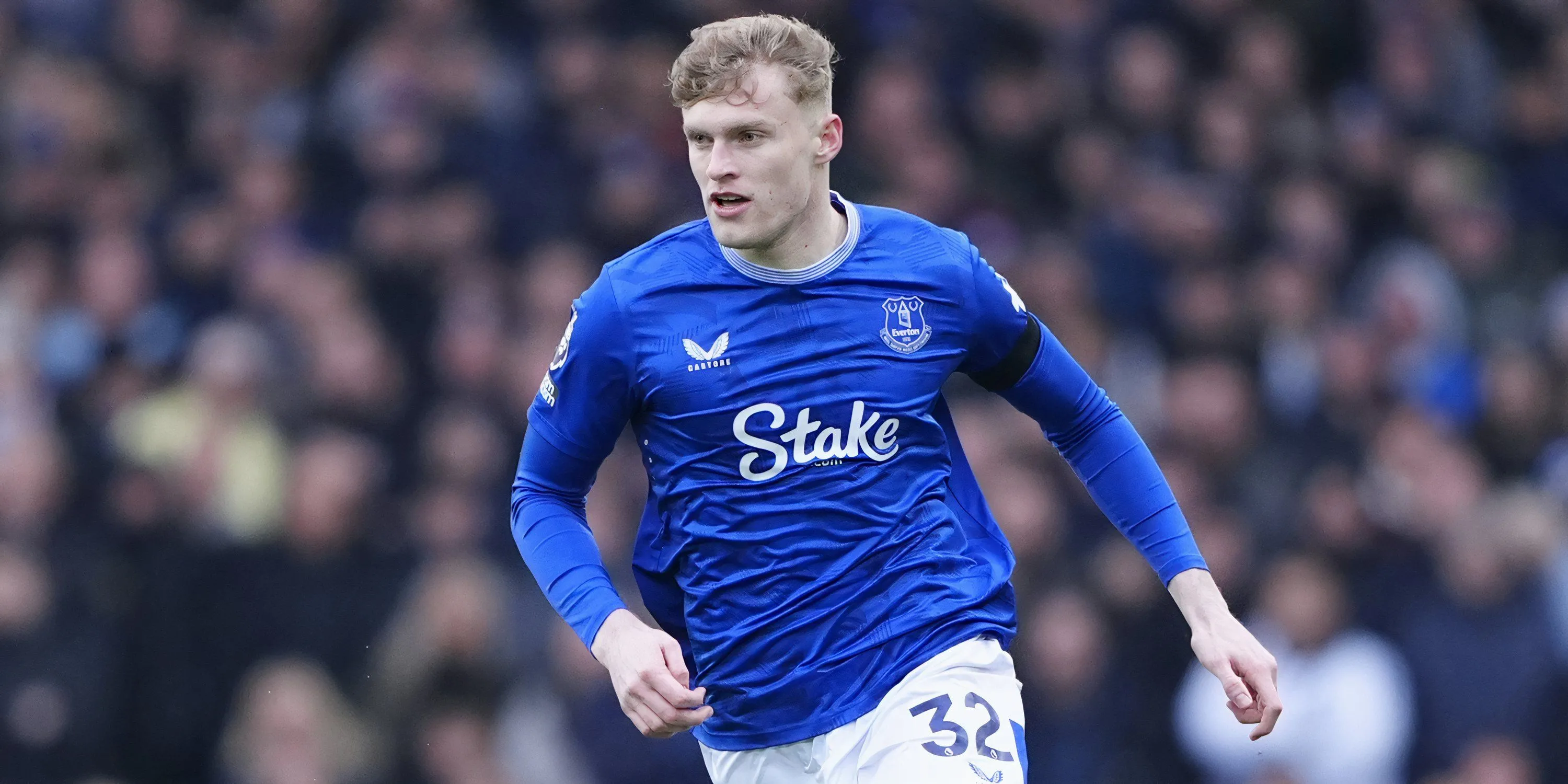 Jarrad Branthwaite tập luyện trở lại sau chấn thương bắp chân, Everton kỳ vọng vào khôi phục hàng thủ