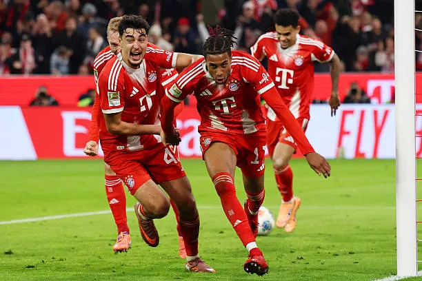 Joshua Kimmich phát biểu sau trận thắng trước Gladbach, thể hiện sự tập trung của đội