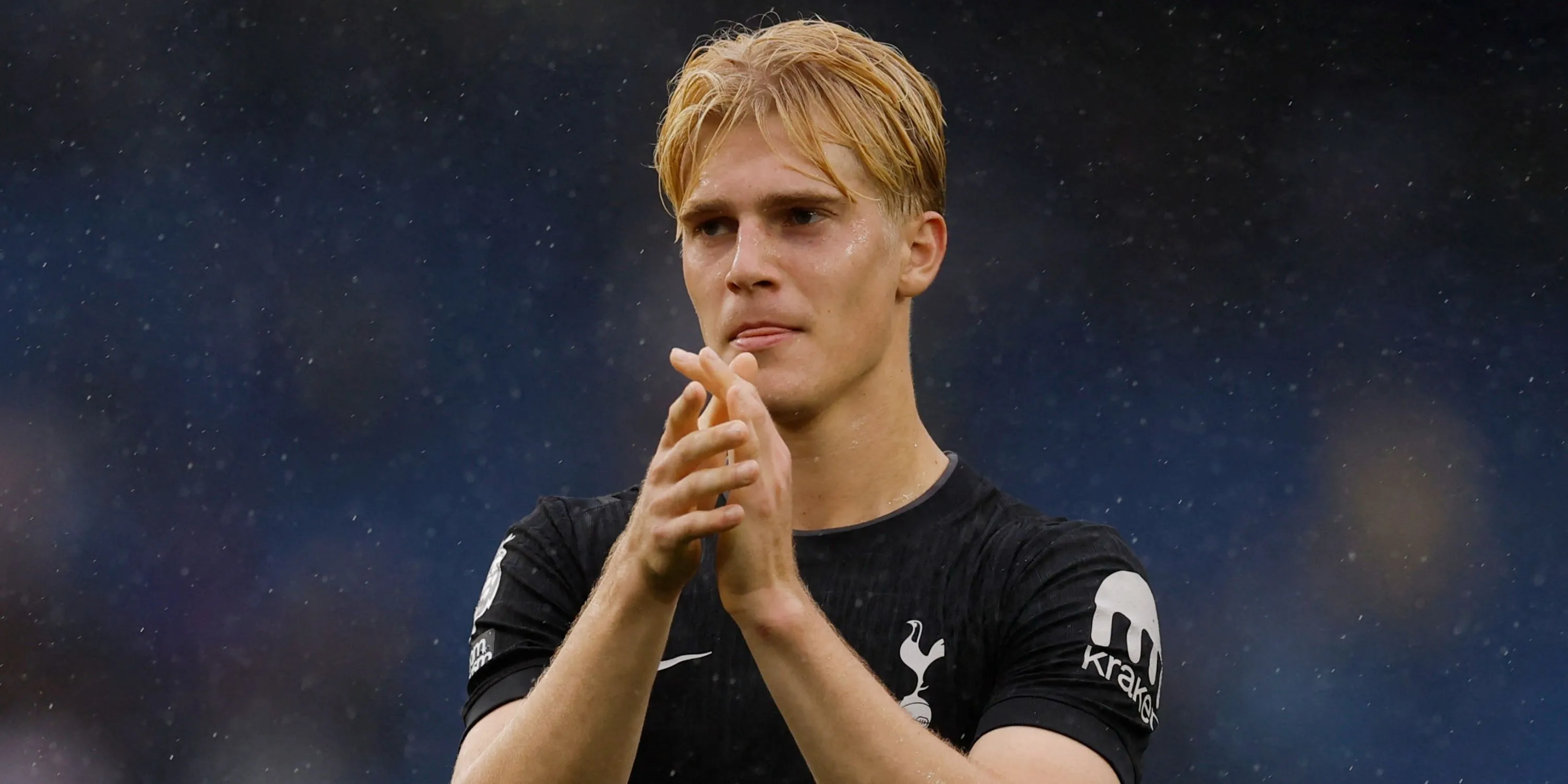 Lucas Bergvall ghi dấu ấn cùng Tottenham với bàn thắng ở Premier League