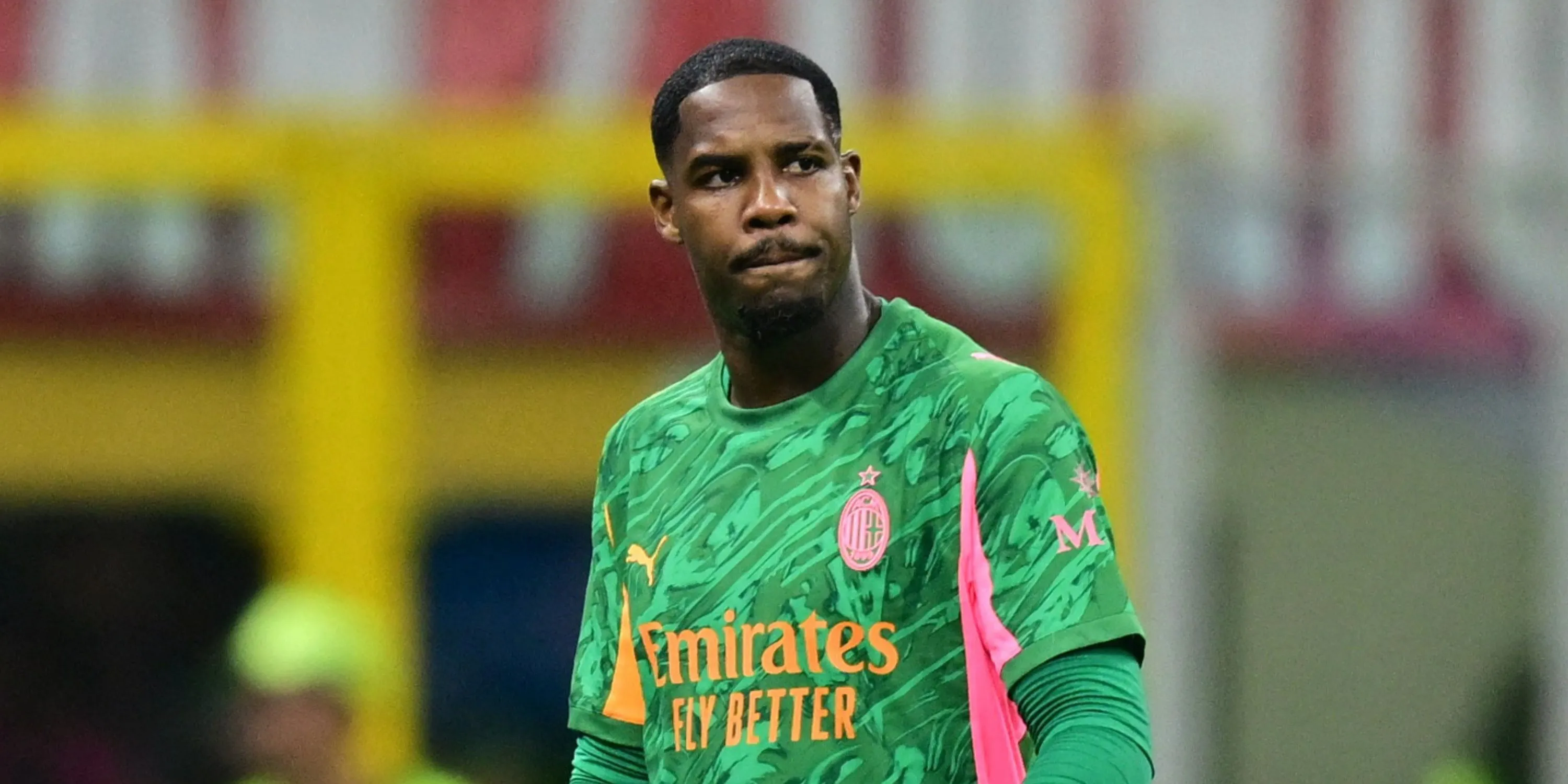 Mike Maignan trong màu áo AC Milan, mục tiêu chuyển nhượng của Chelsea
