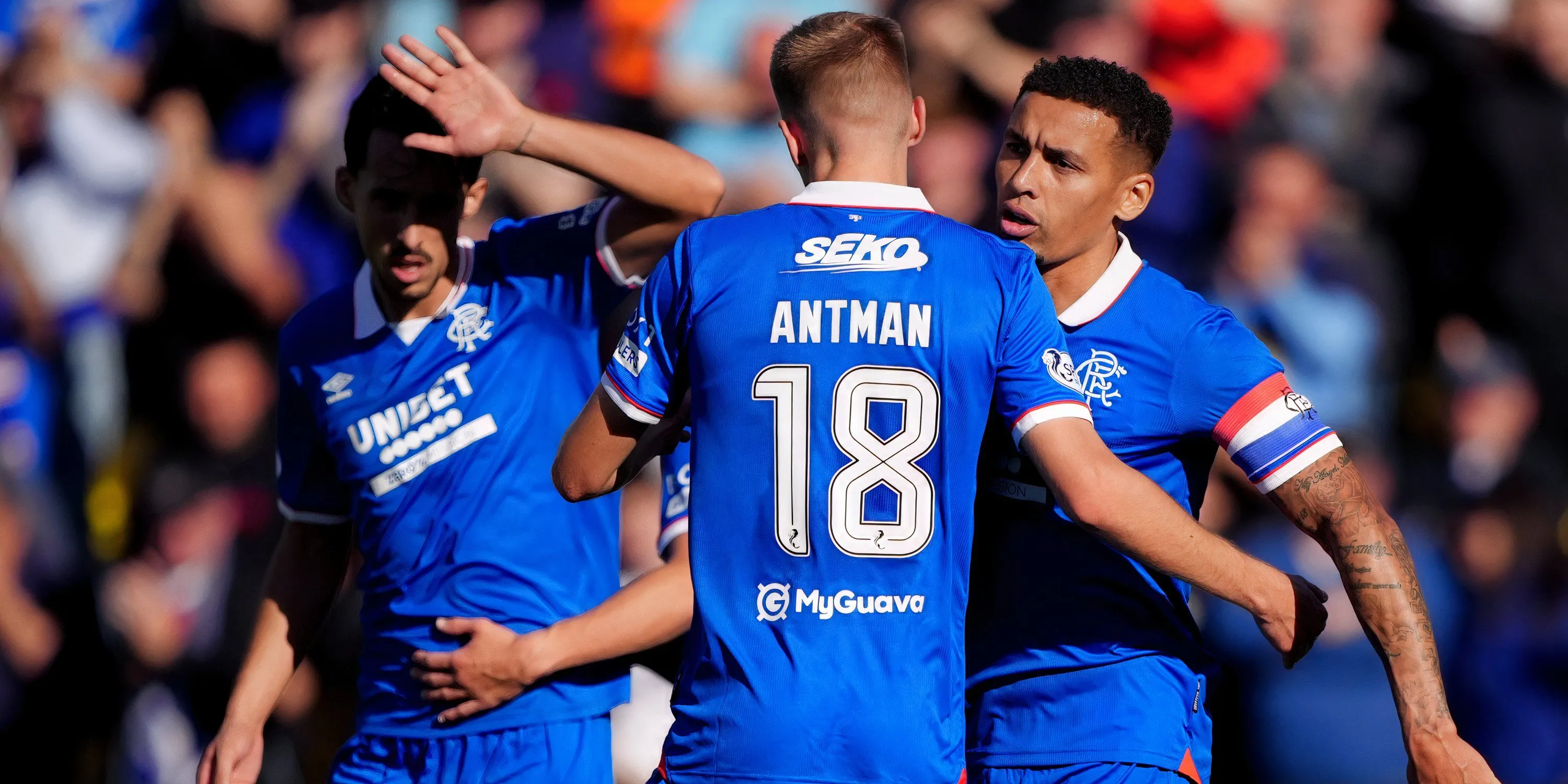 Miovski, Antman và Tavernier trong bối cảnh tấn công của Rangers — minh họa ý tưởng phối hợp cánh phải