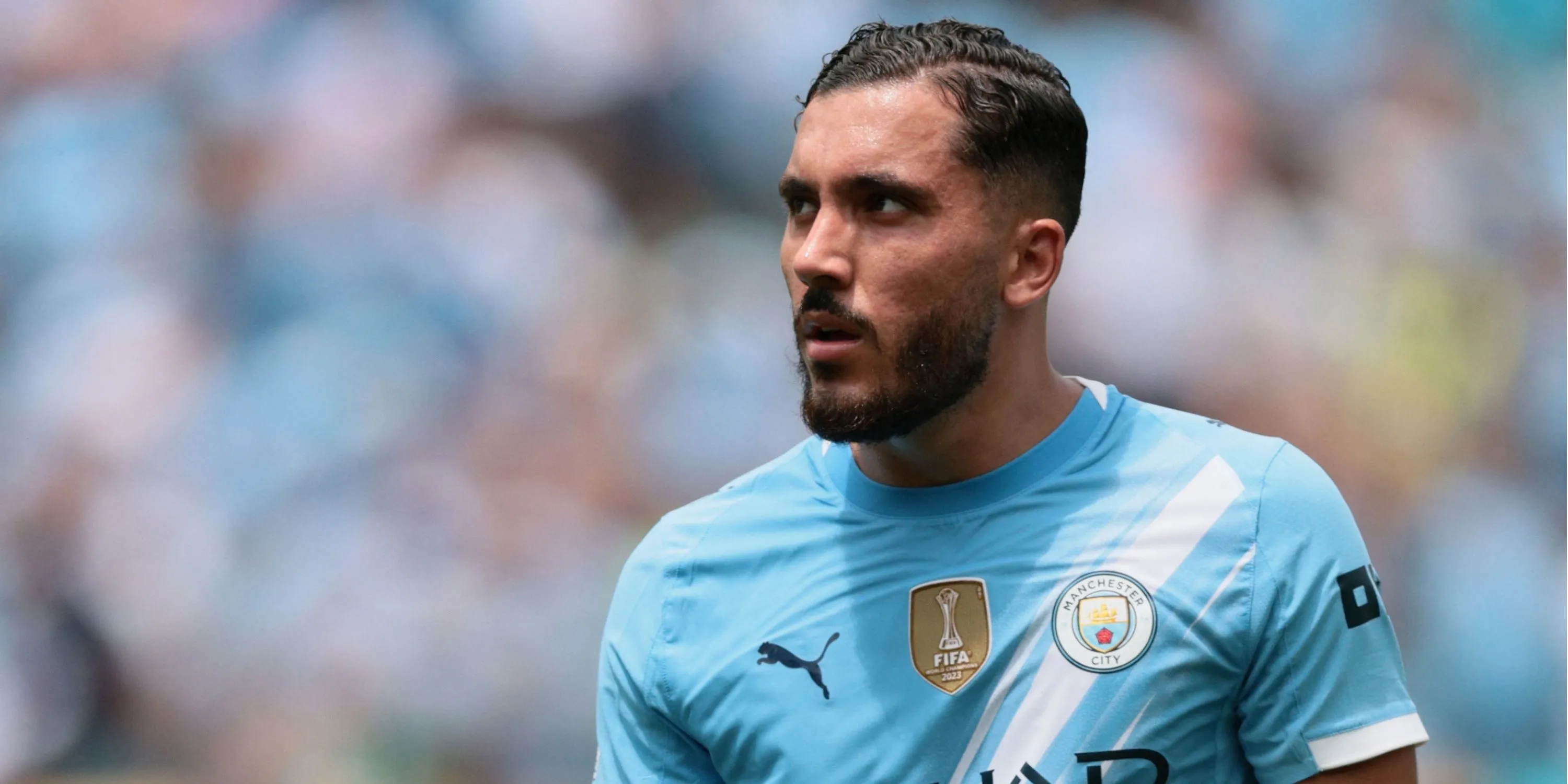 Rayan Cherki thi đấu cho Man City — cầu thủ sáng tạo được kỳ vọng