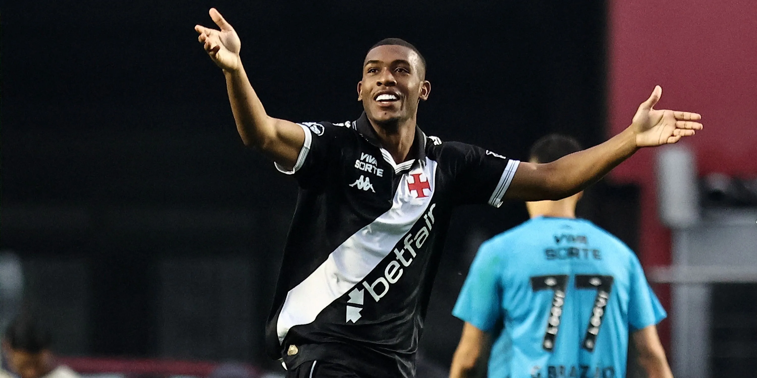 Rayan của Vasco da Gama ăn mừng bàn thắng — mục tiêu chuyển nhượng Newcastle