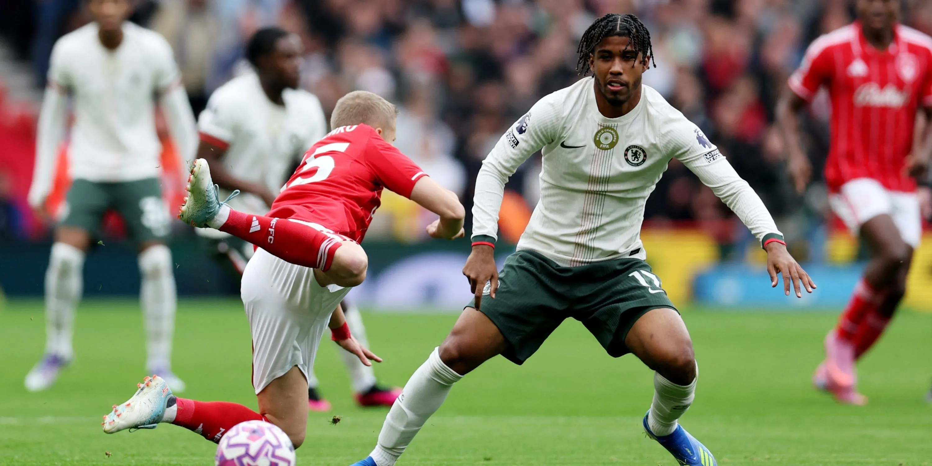 Reece James ghi dấu ấn với bàn thắng tuyệt đẹp trong trận đấu thứ 200 cho Chelsea