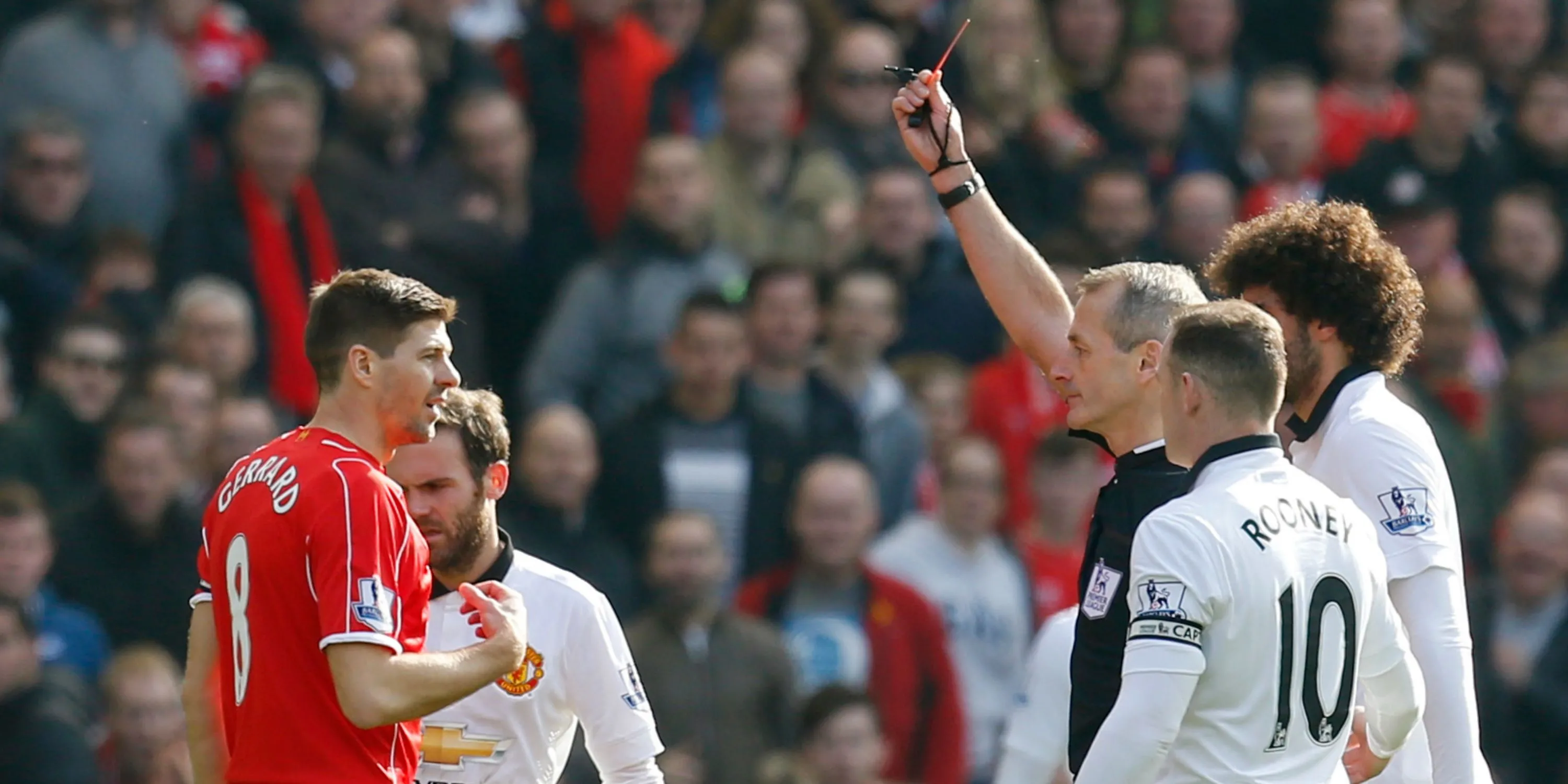 Steven Gerrard bị đuổi 2015