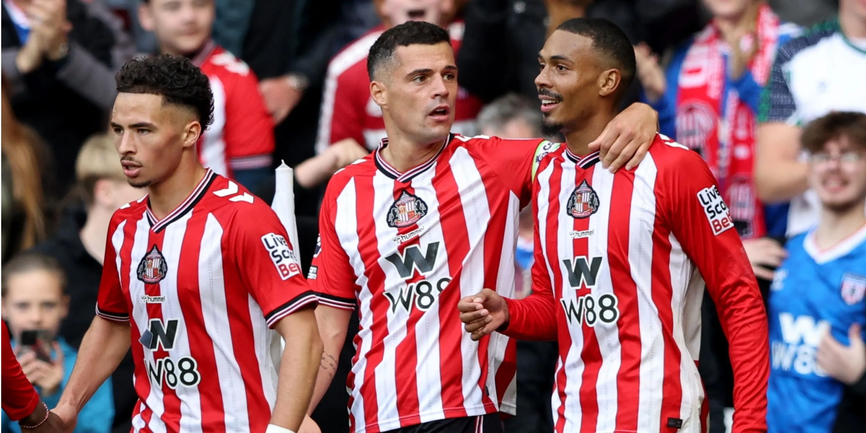 Wilson Isidor dẫn dắt hàng công Sunderland với khả năng dứt điểm cận thành