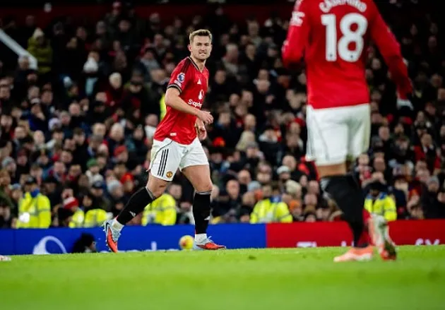 Matthijs de Ligt mắc lỗi vị trí ở hiệp một