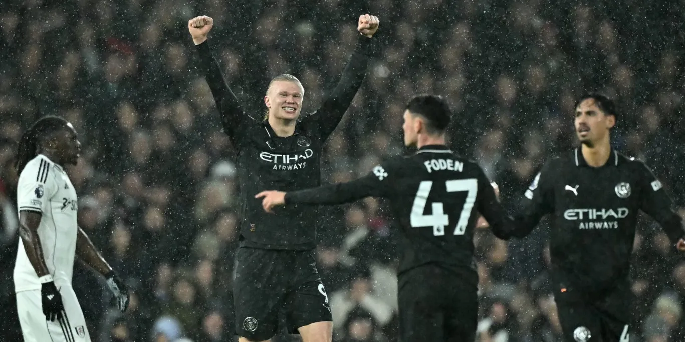 Erling Haaland ăn mừng bàn thắng thứ 100 tại Ngoại hạng Anh