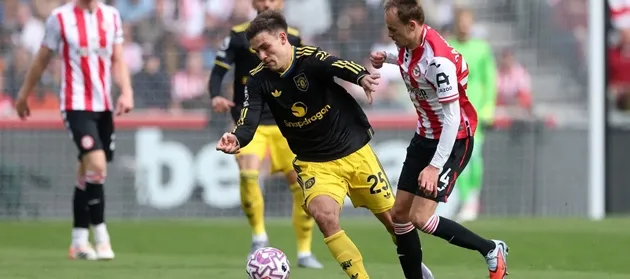 Sự sa sút nhanh chóng khiến Ugarte trở thành